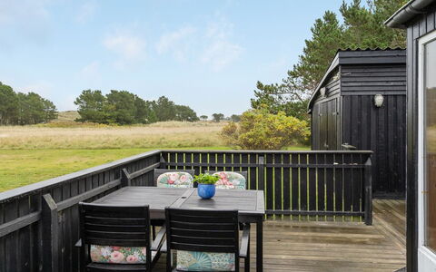 Øgrim - 204M from the Sea: Meubles, Design Intérieur, Chaise, Sol, Table, Recours, Sol, Plafond, Pièce, Eco Hôtel