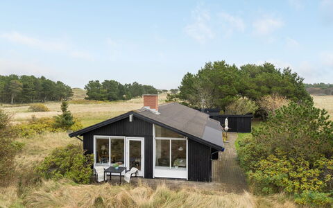 Øgrim - 204M from the Sea: Meubles, Design Intérieur, Chaise, Sol, Table, Recours, Sol, Plafond, Pièce, Eco Hôtel
