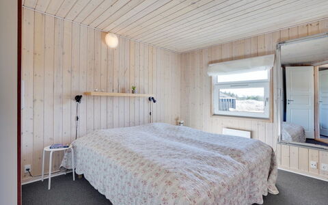 Caro - 807M from the Sea: Meubles, Design Intérieur, Sol, Bois, Sol, Plafond, Parquet, Chaise, Table, Éclairage