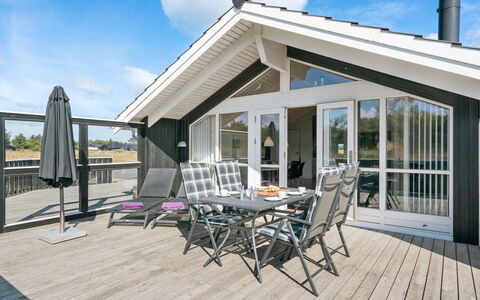 Aria - 1.2Km from the Sea: Ombre, Plate-Forme, Recours, Dur, Planche, Chaise, Mobilier De Jardin, Porche, Hôtel, Villa