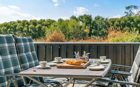 Aria - 1.2Km from the Sea: Meubles, Mobilier De Jardin, Chaise, Table, Tableau De Plein Air, Table Cuisine Et Salle A Manger, Patio, Jardin, Plate-Forme, Table Basse