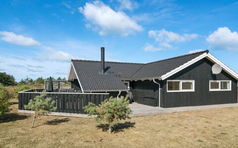 Aria - 1.2Km from the Sea: Maison, Domicile, Chalet, Biens, Cour, Ferme, Siding, Batiments Jardin, Porche