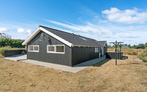 Aria - 1.2Km from the Sea: Maison, Domicile, Chalet, Biens, Cour, Ferme, Siding, Batiments Jardin, Porche