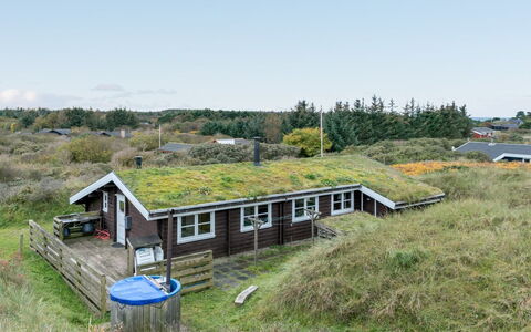 Thrym - 900M from the Sea: Chalet, Toit, Zone Rurale, Cabane, Pente, Village, À Déchaumer, Cabane En Rondins, Cabane
