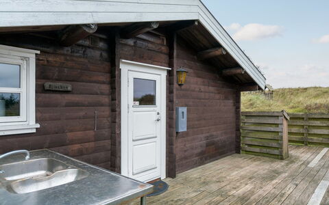 Thrym - 900M from the Sea: Bois, Porte, Chalet, Domicile, Dur, Planche, Tache De Bois, Cabane En Rondins, Cabanon, Lumber