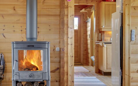 Thrym - 900M from the Sea: Bois, Appareil De Cuisine, Principaux Appliance, Électroménager, Tache De Bois, Dur, Le Fourneau, Poêle À Bois, Cuisine, Cabane En Rondins