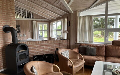 Carlina - 1.3Km from the Sea: Architecture, Toit, Domicile, Composite, Daylighting, Siding, Allée