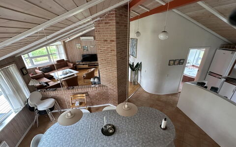 Carlina - 1.3Km from the Sea: Architecture, Toit, Domicile, Composite, Daylighting, Siding, Allée
