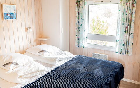 Mila - 750M from the Sea: Meubles, Design Intérieur, Lit, Chambre, Bois, Drap De Lit, Sol, Sol, Literie, Linge