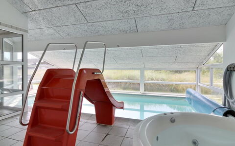 Ilmo - 950M from the Sea: Daylighting, Piscine, Chute