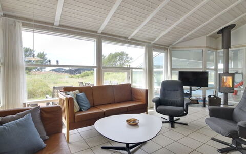Ilmo - 950M from the Sea: Meubles, Design Intérieur, Sol, Sol, Bois, Canapé, Plafond, Salon, Pièce, Chaise