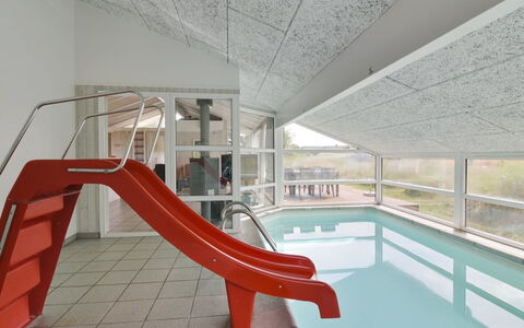 Ilmo - 950M from the Sea: Plafond, Daylighting, Conception, Chute, Piscine, Recours, Grenier, Escaliers
