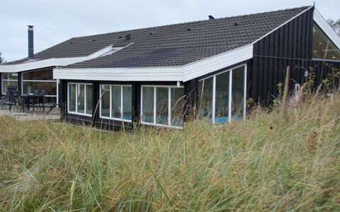 Amadahy - 950M from the Sea: Herbe, Maison, Toit, Domicile, Chalet, Arbuste, Lot Terre, Zone Rurale, Ferme, Couverture De Sol