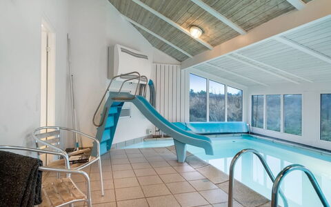 Amadahy - 950M from the Sea: Herbe, Maison, Toit, Domicile, Chalet, Arbuste, Lot Terre, Zone Rurale, Ferme, Couverture De Sol