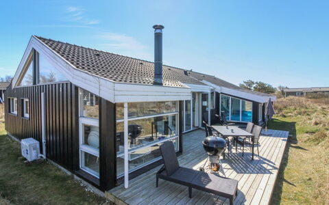 Amadahy - 950M from the Sea: Herbe, Maison, Toit, Domicile, Chalet, Arbuste, Lot Terre, Zone Rurale, Ferme, Couverture De Sol