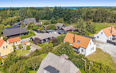 Marijanne - 500M from the Sea: Maison, Domicile, Toit, Chalet, Biens, Aménagement Paysager, Batiments Jardin, Siding, Ferme