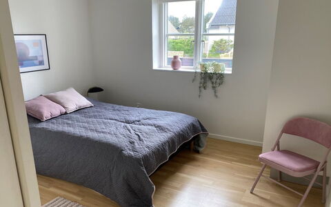 Henke - 500M from the Sea: Maison, Domicile, Chalet, Biens, Cour, Ferme, Siding, Batiments Jardin, Porche