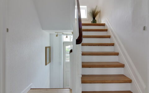 Kosara - 50M from the Sea: Maison, Domicile, Chalet, Biens, Cour, Ferme, Siding, Batiments Jardin, Porche