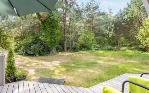 Snari - 400M from the Sea: Piscine, Mobilier De Jardin, Meubles, Recours, Dalle, Eco Hôtel, Ombre, Chaise, Loisir, Biens