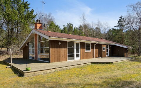 Nicklas - 2Km from the Sea: Piscine, Mobilier De Jardin, Meubles, Recours, Dalle, Eco Hôtel, Ombre, Chaise, Loisir, Biens