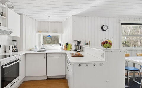 Nicklas - 2Km from the Sea: Piscine, Mobilier De Jardin, Meubles, Recours, Dalle, Eco Hôtel, Ombre, Chaise, Loisir, Biens