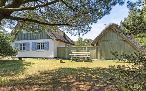 Gravers - 300M from the Sea: Piscine, Mobilier De Jardin, Meubles, Recours, Dalle, Eco Hôtel, Ombre, Chaise, Loisir, Biens