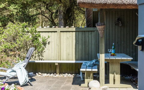 Gravers - 300M from the Sea: Piscine, Mobilier De Jardin, Meubles, Recours, Dalle, Eco Hôtel, Ombre, Chaise, Loisir, Biens