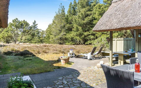Gravers - 300M from the Sea: Piscine, Mobilier De Jardin, Meubles, Recours, Dalle, Eco Hôtel, Ombre, Chaise, Loisir, Biens