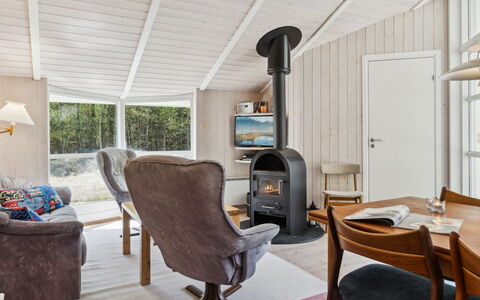 Sörine - 2Km from the Sea: Bois, Domicile, Porche, Plate-Forme, Dur, Toit, Tache De Bois, Parquet, Eco Hôtel