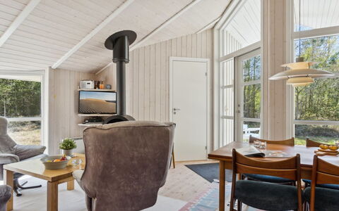 Sörine - 2Km from the Sea: Bois, Domicile, Porche, Plate-Forme, Dur, Toit, Tache De Bois, Parquet, Eco Hôtel
