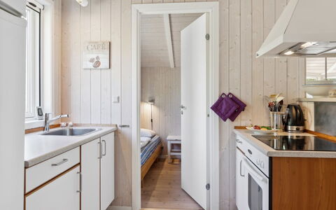 Sörine - 2Km from the Sea: Bois, Domicile, Porche, Plate-Forme, Dur, Toit, Tache De Bois, Parquet, Eco Hôtel