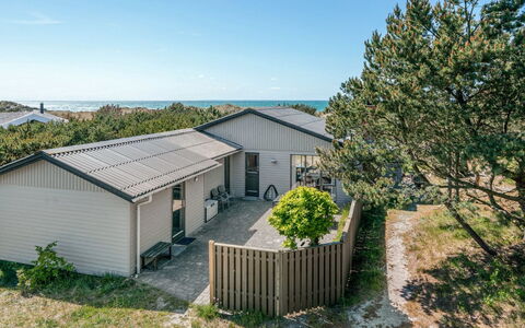Petersen - 50M from the Sea: Bois, Domicile, Porche, Plate-Forme, Dur, Toit, Tache De Bois, Parquet, Eco Hôtel