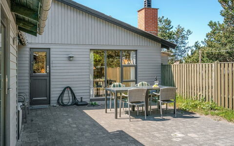 Petersen - 50M from the Sea: Bois, Domicile, Porche, Plate-Forme, Dur, Toit, Tache De Bois, Parquet, Eco Hôtel