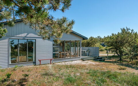 Petersen - 50M from the Sea: Bois, Domicile, Porche, Plate-Forme, Dur, Toit, Tache De Bois, Parquet, Eco Hôtel