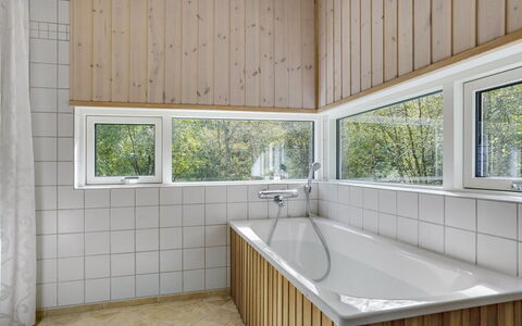 Henni - 2.5Km from the Sea: Piscine, Mobilier De Jardin, Meubles, Recours, Dalle, Eco Hôtel, Ombre, Chaise, Loisir, Biens