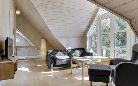 Henni - 2.5Km from the Sea: Piscine, Mobilier De Jardin, Meubles, Recours, Dalle, Eco Hôtel, Ombre, Chaise, Loisir, Biens