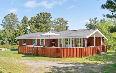 Hrefna - 350M from the Sea: Toit, Maison, Lot Terre, Domicile, Chalet, Biens, Batiments Jardin, Ombre, Cabane En Rondins, Aménagement Paysager