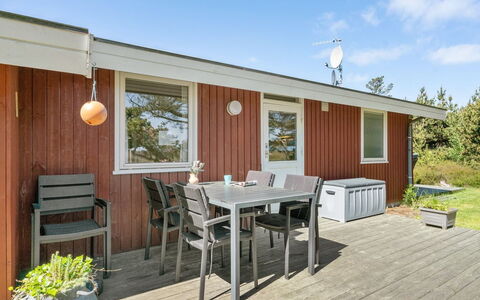 Hrefna - 350M from the Sea: Toit, Maison, Lot Terre, Domicile, Chalet, Biens, Batiments Jardin, Ombre, Cabane En Rondins, Aménagement Paysager