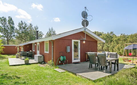 Hrefna - 350M from the Sea: Toit, Maison, Lot Terre, Domicile, Chalet, Biens, Batiments Jardin, Ombre, Cabane En Rondins, Aménagement Paysager