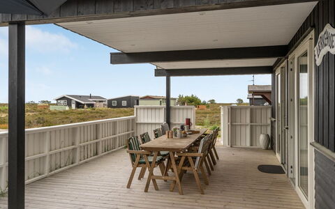 Alf - 200M from the Sea: Meubles, Design Intérieur, Sol, Bois, Sol, Plafond, Parquet, Chaise, Table, Éclairage