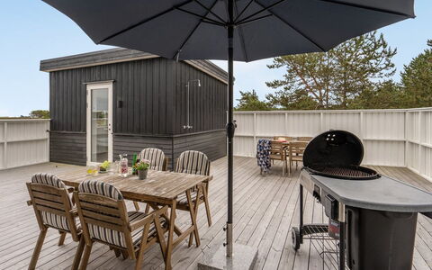 Alf - 200M from the Sea: Meubles, Design Intérieur, Sol, Bois, Sol, Plafond, Parquet, Chaise, Table, Éclairage