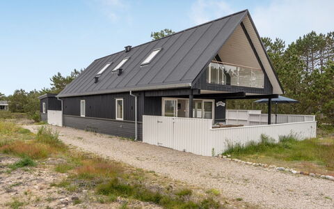 Alf - 200M from the Sea: Meubles, Design Intérieur, Sol, Bois, Sol, Plafond, Parquet, Chaise, Table, Éclairage