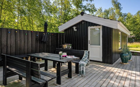 Mika - 1Km from the Sea: Bois, Domicile, Porche, Plate-Forme, Dur, Toit, Tache De Bois, Parquet, Eco Hôtel