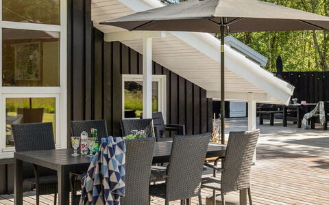 Mika - 1Km from the Sea: Bois, Domicile, Porche, Plate-Forme, Dur, Toit, Tache De Bois, Parquet, Eco Hôtel