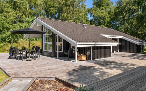 Mika - 1Km from the Sea: Bois, Domicile, Porche, Plate-Forme, Dur, Toit, Tache De Bois, Parquet, Eco Hôtel