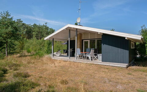 Adelisa - 600M from the Sea: Bois, Domicile, Porche, Plate-Forme, Dur, Toit, Tache De Bois, Parquet, Eco Hôtel