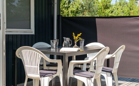 Adelisa - 600M from the Sea: Bois, Domicile, Porche, Plate-Forme, Dur, Toit, Tache De Bois, Parquet, Eco Hôtel