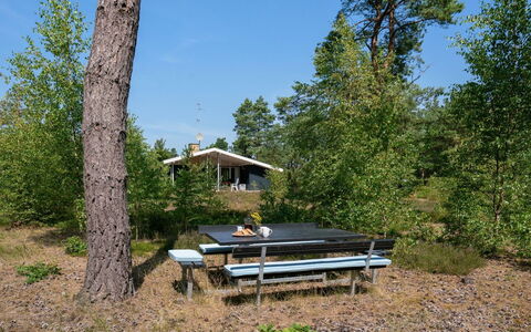 Adelisa - 600M from the Sea: Bois, Domicile, Porche, Plate-Forme, Dur, Toit, Tache De Bois, Parquet, Eco Hôtel