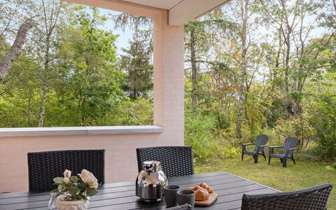 Hildegunn - 200M from the Sea: Bois, Domicile, Porche, Plate-Forme, Dur, Toit, Tache De Bois, Parquet, Eco Hôtel