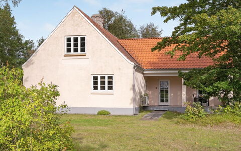 Hildegunn - 200M from the Sea: Bois, Domicile, Porche, Plate-Forme, Dur, Toit, Tache De Bois, Parquet, Eco Hôtel